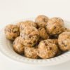 peanut butter and chocolate chip oatmeal energy balls recipe